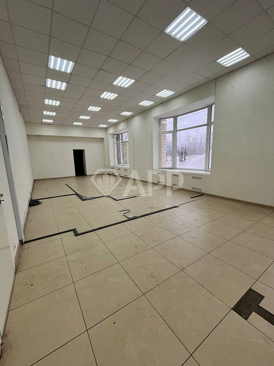 Сдам торговое помещение, 113 м² фото