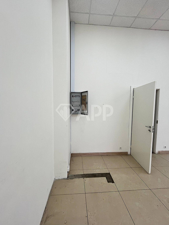 Сдам торговое помещение, 113 м² фото