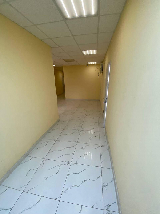 Офисные помещения на 1 этаже 93,7 м² фото