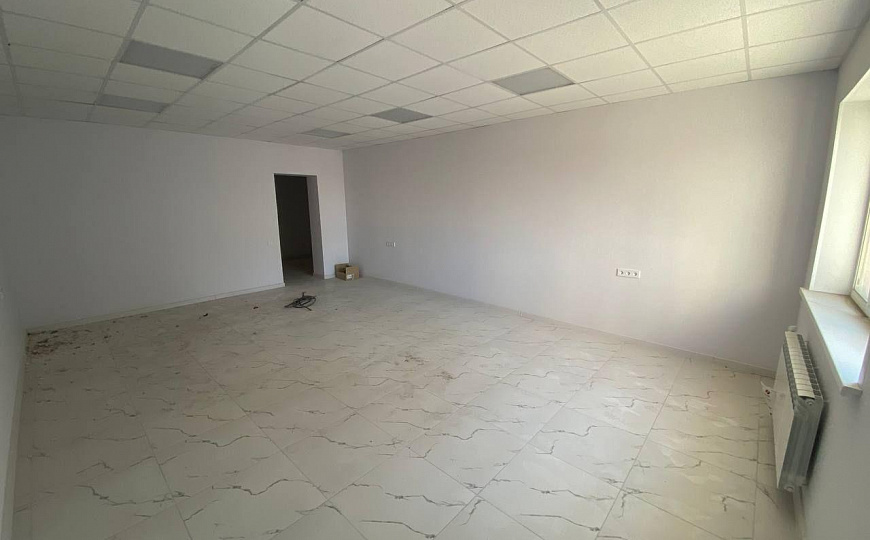 Офисные помещения на 1 этаже 93,7 м² фото