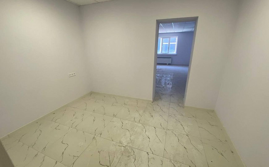 Офисные помещения на 1 этаже 93,7 м² фото