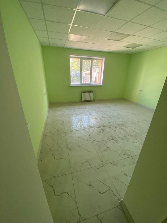 Офисные помещения на 1 этаже 93,7 м² фото