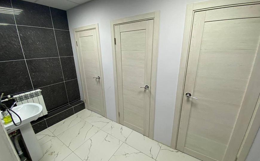 Офисные помещения на 1 этаже 93,7 м² фото