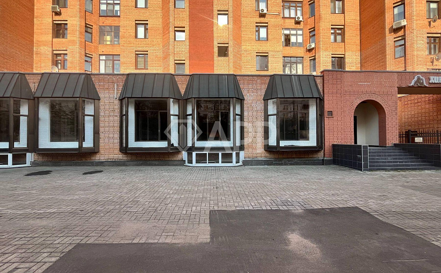 Сдам торговое помещение, 154 м² фото