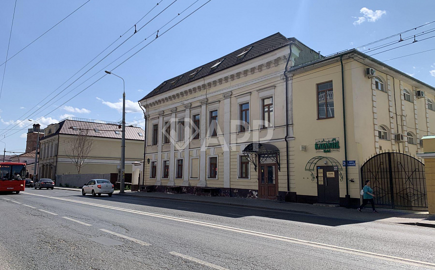 Здание 873 м² с участком в центре фото