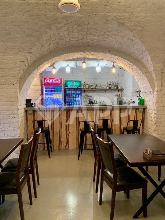 Здание 873 м² с участком в центре фото