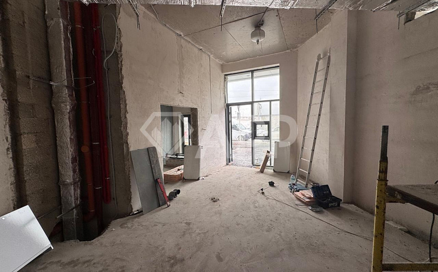 Сдаю 1 этаж с ремонтом магазин офис 60 м² фото