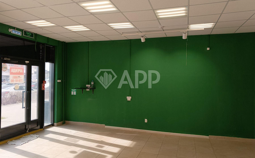 Сдам торговое помещение, 96,3 м² фото