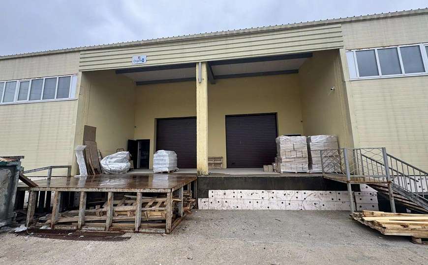 Отапливаемый склад 1 500 м². Свой пандус. Автоворота. 70 кВт. Заезд для фур фото