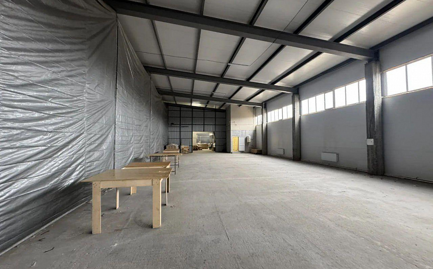Отапливаемый склад 1 500 м². Свой пандус. Автоворота. 70 кВт. Заезд для фур фото