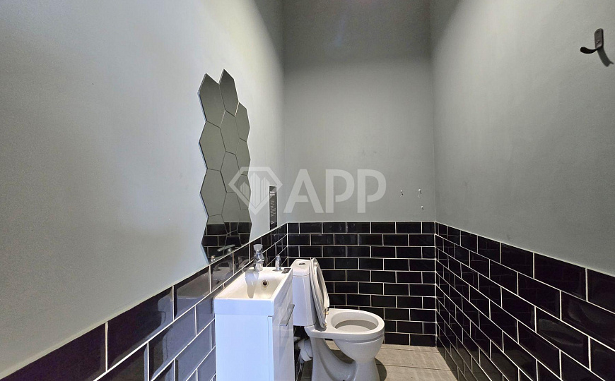 Сдам торговое помещение на 1 линии, 126 м² фото