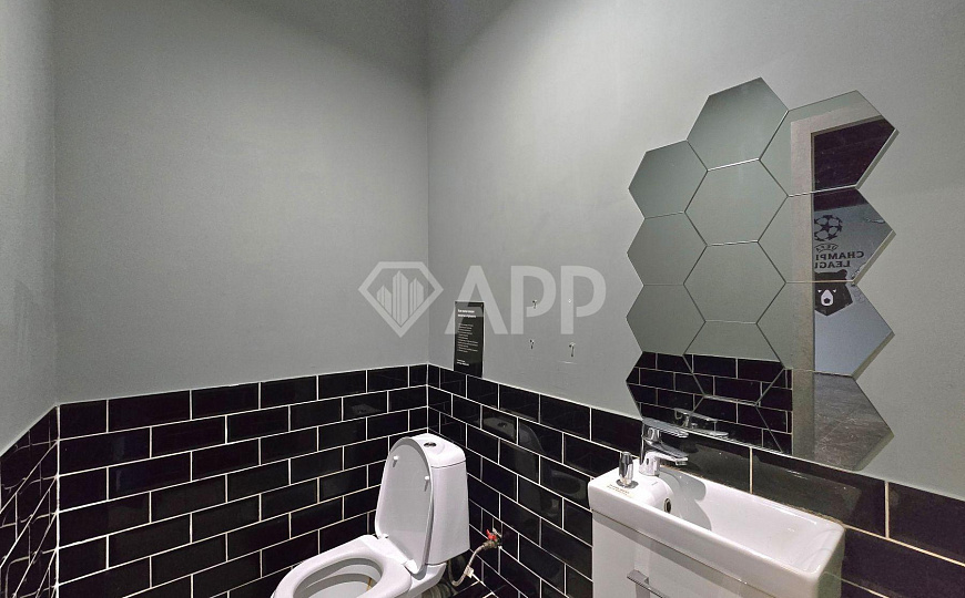 Сдам торговое помещение на 1 линии, 126 м² фото