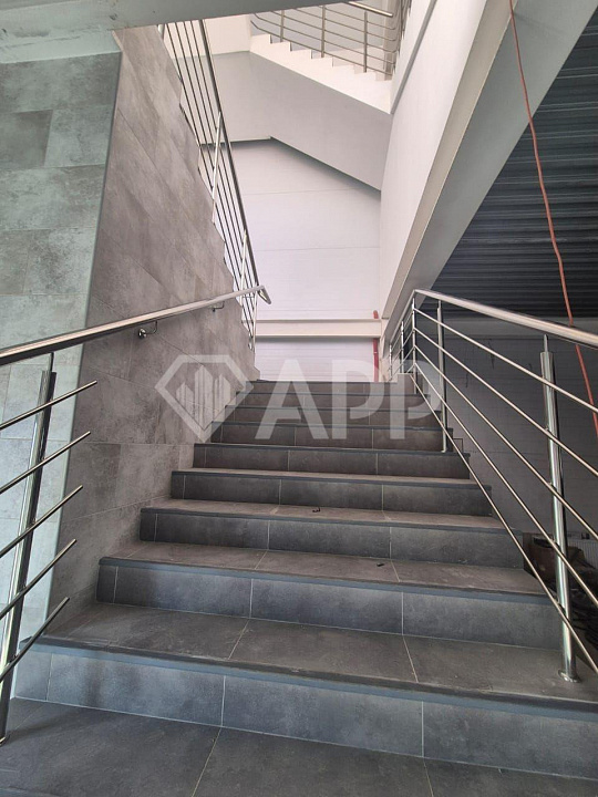 Весь 3-й этаж 217,3 м² в ЦЕНТРЕ. Панорамный обзор. Отдельный вход. Своя парковка. 160 кВт фото