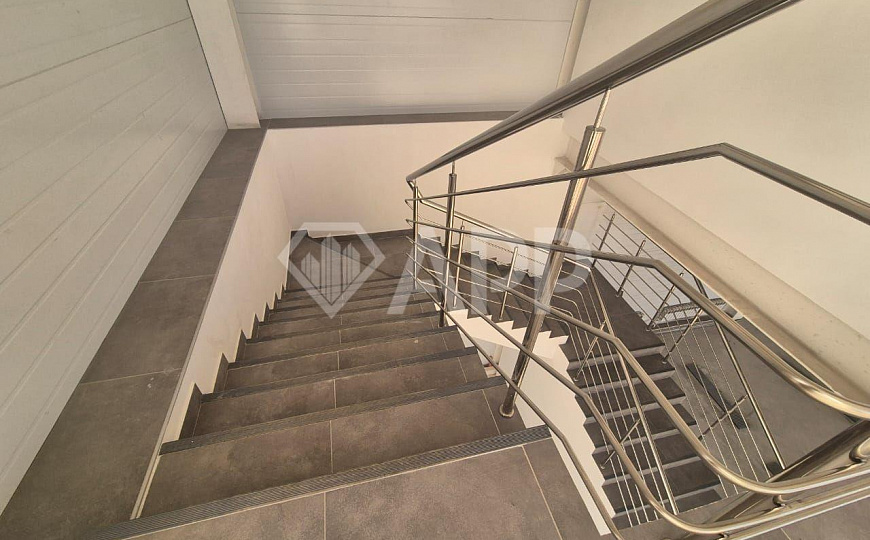 Весь 3-й этаж 217,3 м² в ЦЕНТРЕ. Панорамный обзор. Отдельный вход. Своя парковка. 160 кВт фото