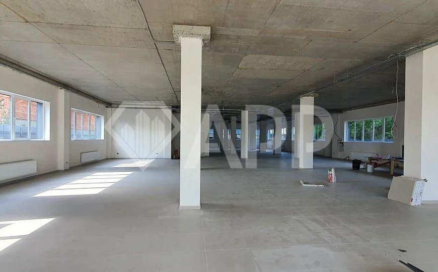 Сдаю отдельно стоящее здание, 641 м² фото