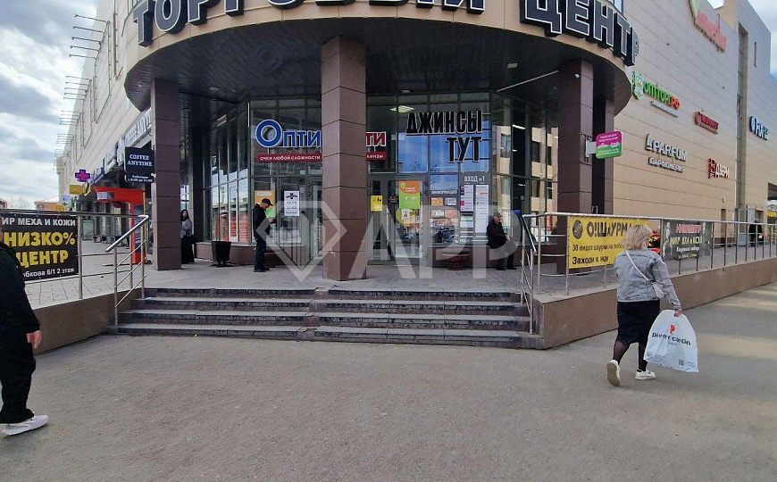 ТК "На Лобкова" 1 этаж/Торговля, услуги от 13-200 м2 фото