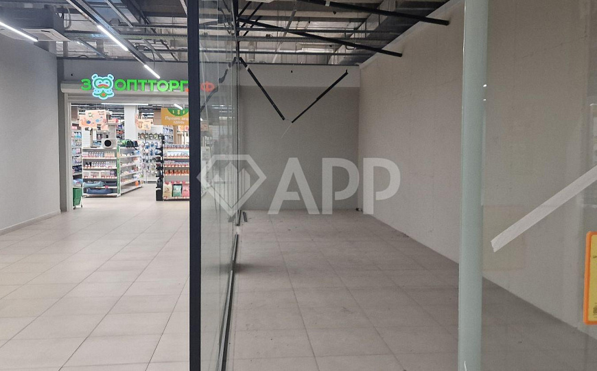 ТК "На Лобкова" 1 этаж/Торговля, услуги от 13-200 м2 фото
