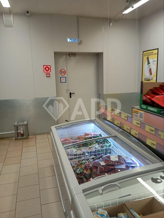 Продажа здания с арендатором "Чижик" фото