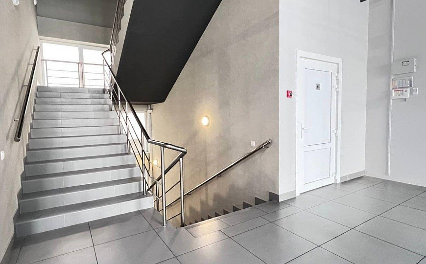 Сдаю офисное помещение, 330 м² на первой линии ул. Западный обход с ремонтом фото