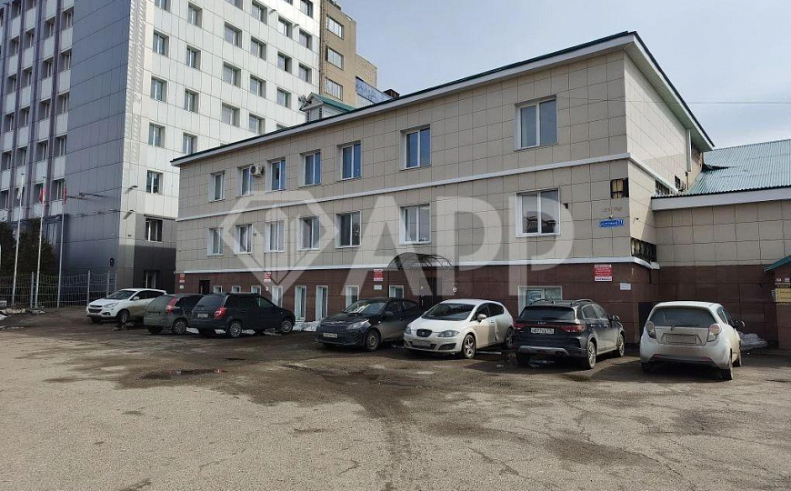 116 м² с ремонтом, на остановке, парковка фото