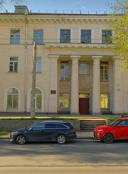 Аренда отдельно стоящего здания, центр города, первая линия фото