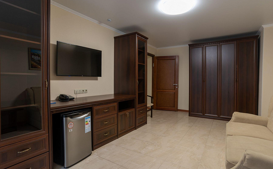 Продам гостиница, 7,5 гектар фото