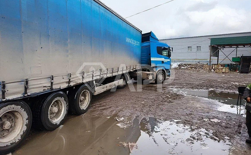 Продаю базу с земельным участком фото