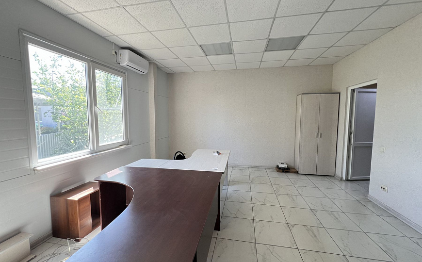 Сдаю складское помещение с офисом на 1-й линии, 648 м² фото