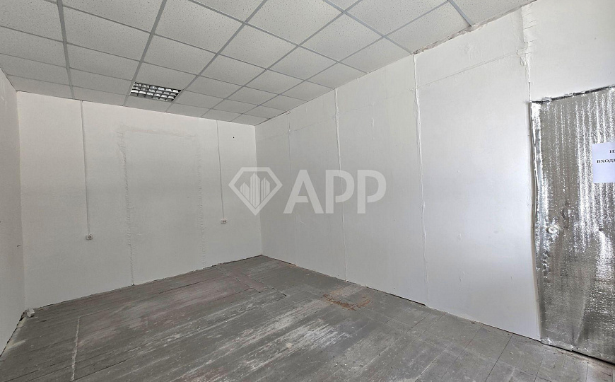 Продам отдельно стоящее здание с земельным участком, 1 462 м² фото