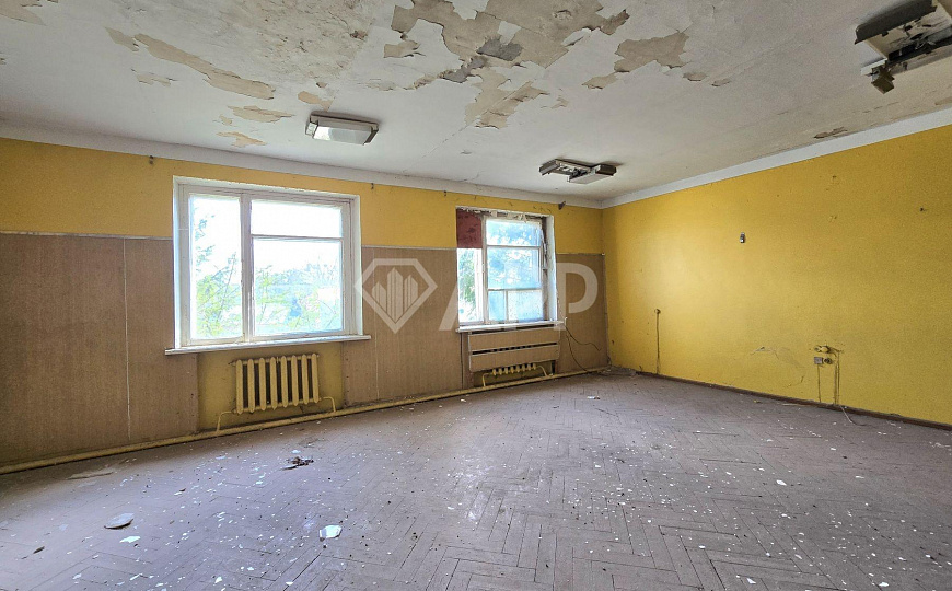 Продам отдельно стоящее здание с земельным участком, 1 462 м² фото