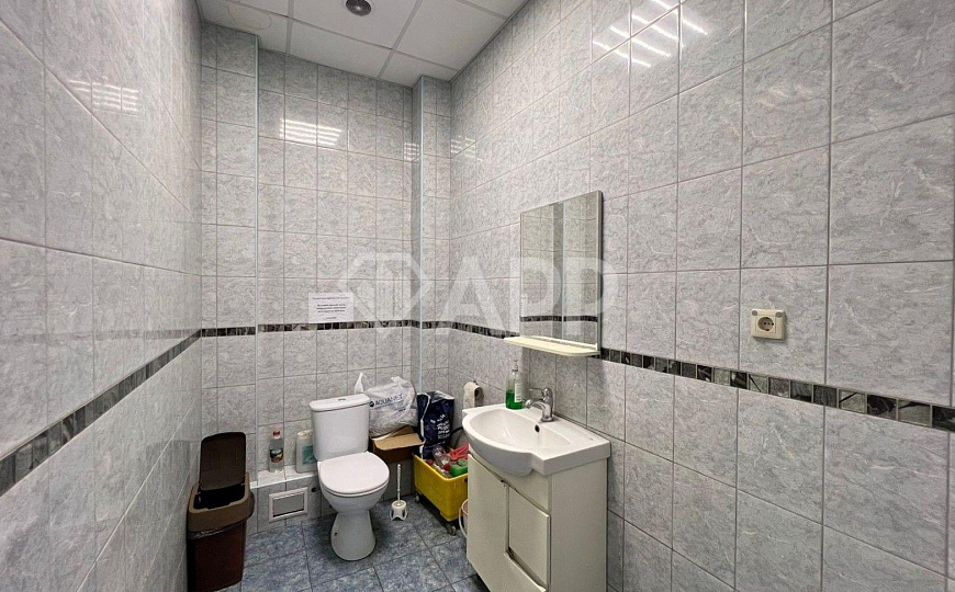 Сдаю офис ремонтом на первой линии ул. Московская, 57 м² фото