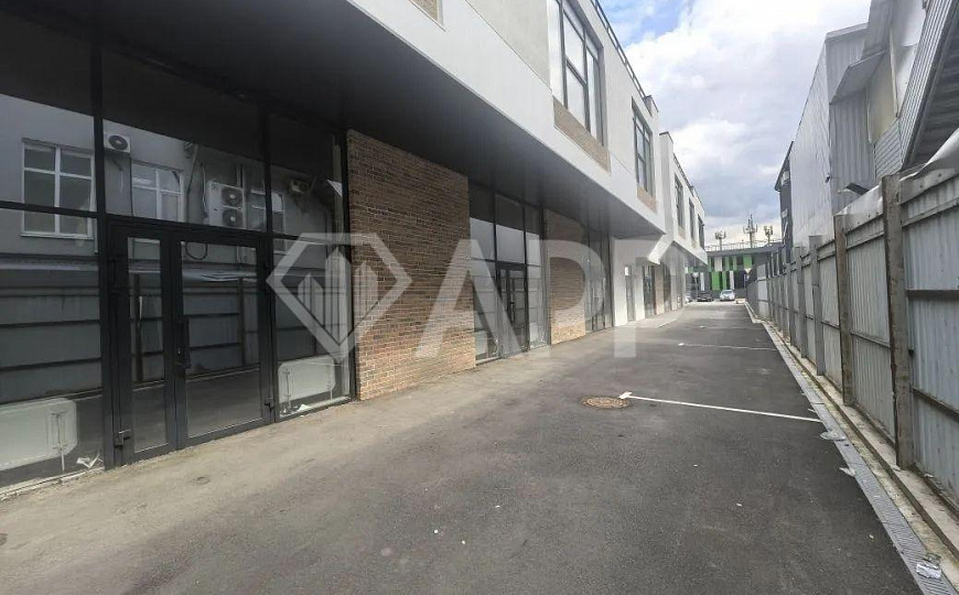 Сдаю здание медицина магазин от 550 до 1283.8 м² фото