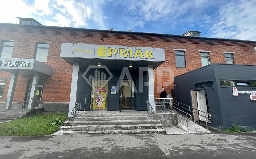 Cдаю отдельно стоящее здание у метро. фото