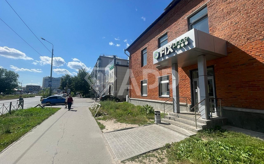 Cдаю отдельно стоящее здание у метро. фото