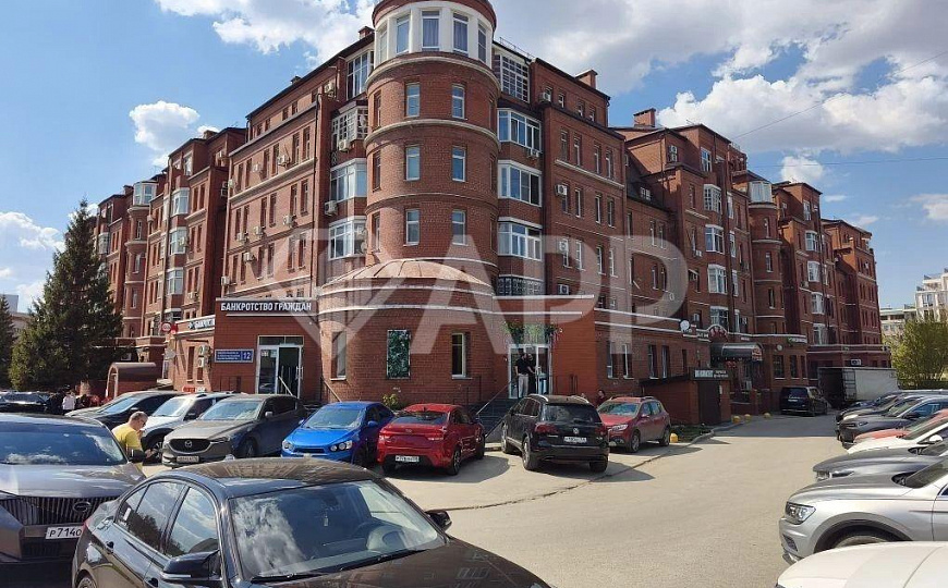 87 м²с ремонтом, метро, центр города фото