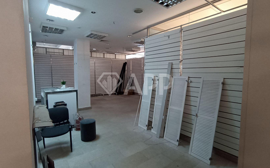 Сдаю в аренду 48 м² около магазина Пятёрочка с большим трафиком фото