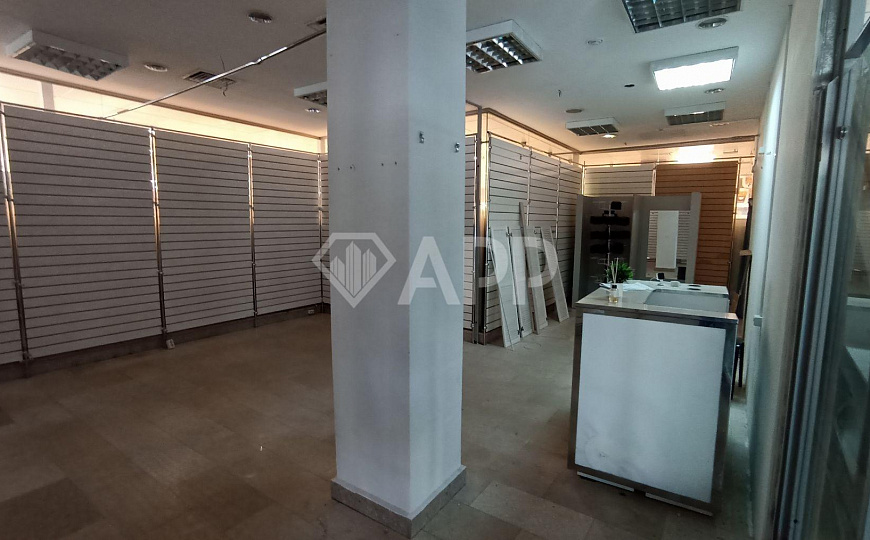 Сдаю в аренду 48 м² около магазина Пятёрочка с большим трафиком фото