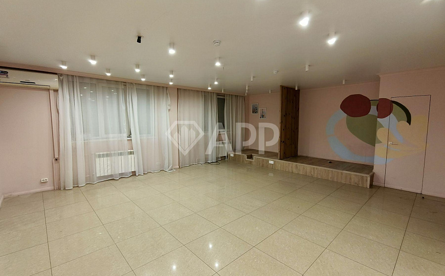 Сдаю 1 этаж 1 линия с ремонтом , 90,6 м² фото