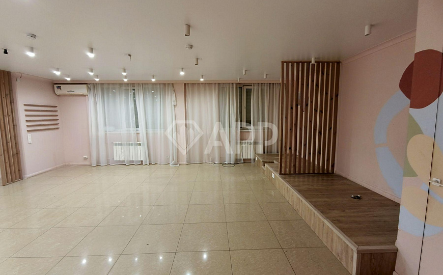 Сдаю 1 этаж 1 линия с ремонтом , 90,6 м² фото