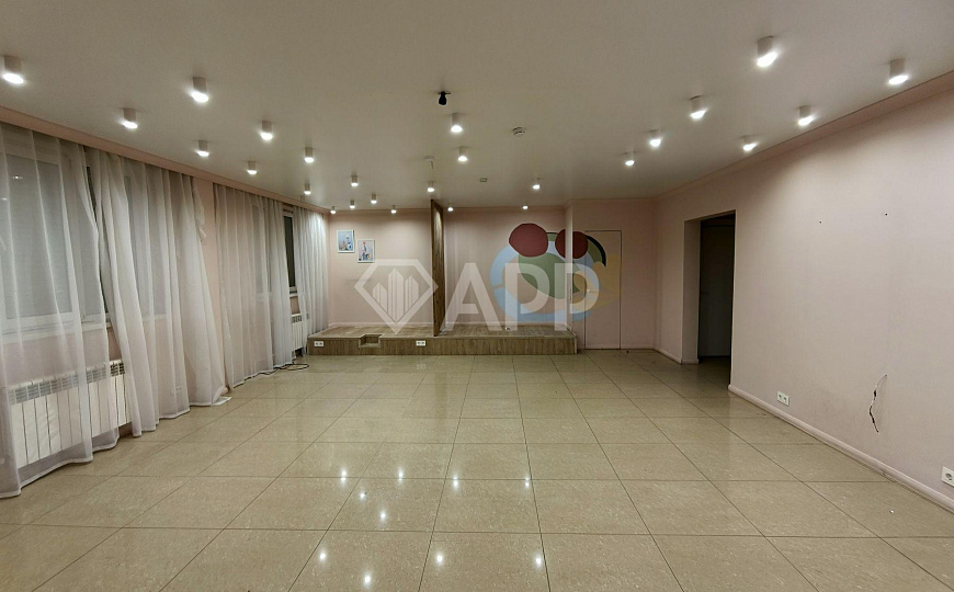 Сдаю 1 этаж 1 линия с ремонтом , 90,6 м² фото