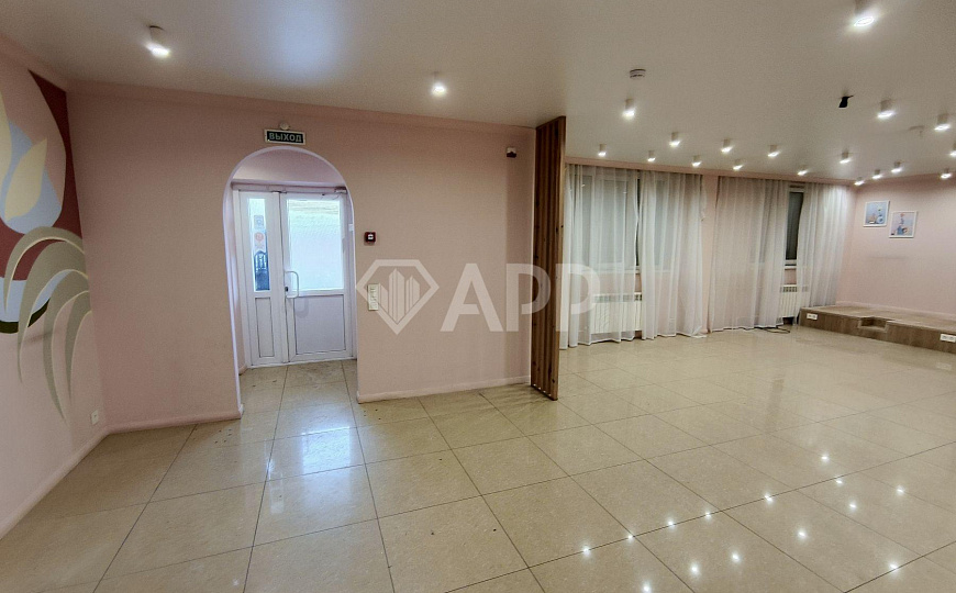 Сдаю 1 этаж 1 линия с ремонтом , 90,6 м² фото