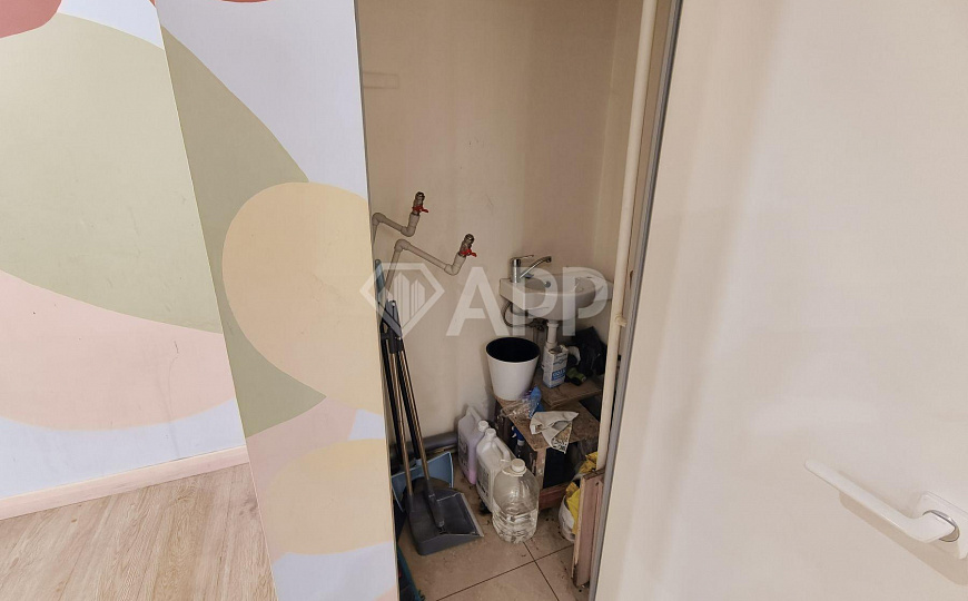 Сдаю 1 этаж 1 линия с ремонтом , 90,6 м² фото