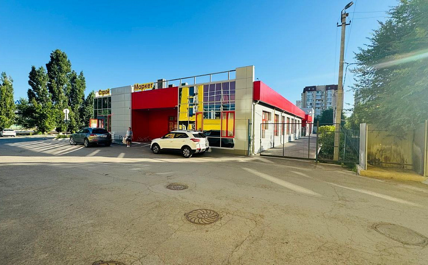 Сдам торговое помещение в самом сердце Волжского в ТЦ Жираф, от 150 м² до 240,5 м² фото