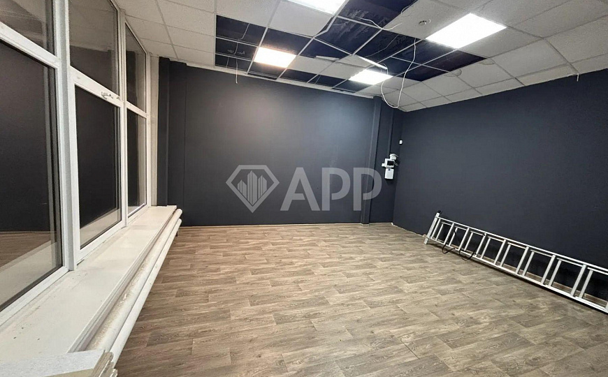 Сдам торговое помещение, 100 м² фото