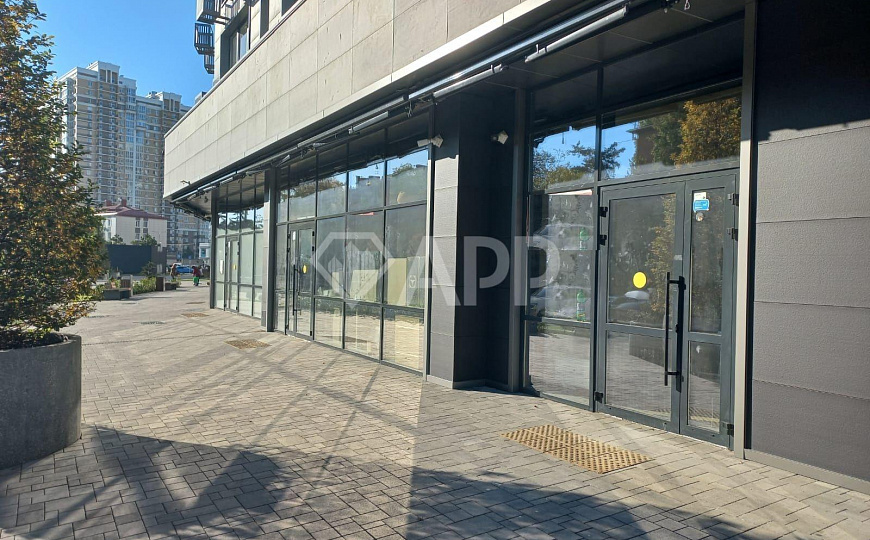 Сдаю с ремонтом под арендатора 77 м² магазин аптека услуги студии фото