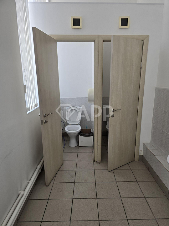 Под офис, услуги в центре от 37-520 м² фото