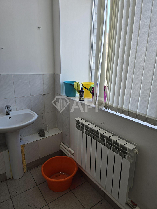 Под офис, услуги в центре от 37-520 м² фото