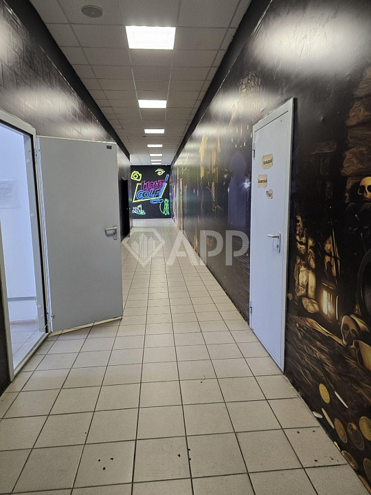 Под офис, услуги в центре от 37-520 м² фото