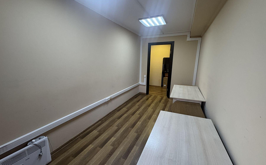 Сдаю офис с ремонтом и парковкой и мебелью центр, 90 м² фото