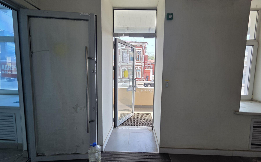 Сдам отдельно стоящее здание, 690 м² фото